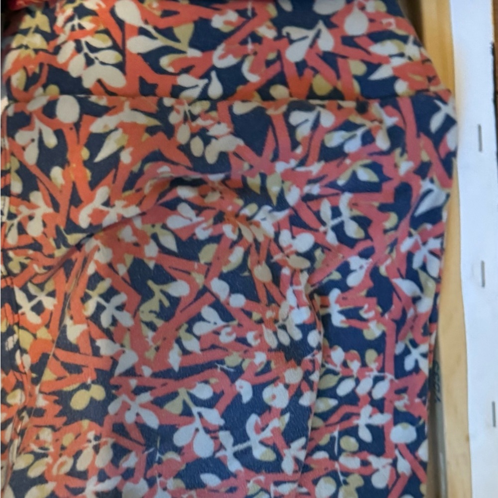 Colorful Patterned Fabrics - Picture 5 of 6